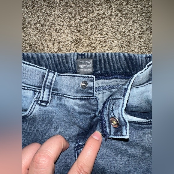 Baby boy light wash distressed jeans - Picture 2 of 5